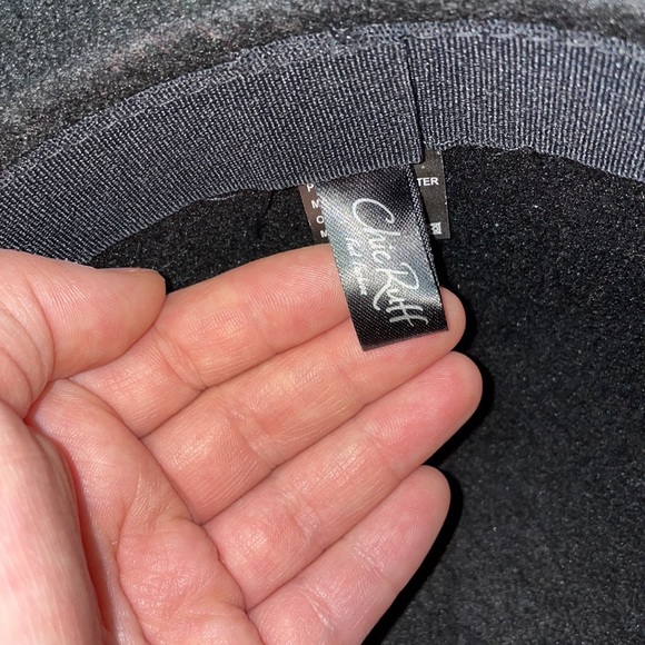 Hat from Chic Ruff - Picture 4 of 4